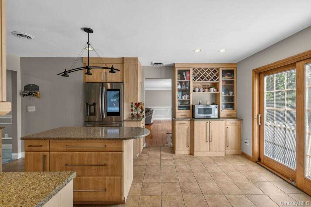 16 Yale Drive, New City, NY 10956 - Photo 12 of 40