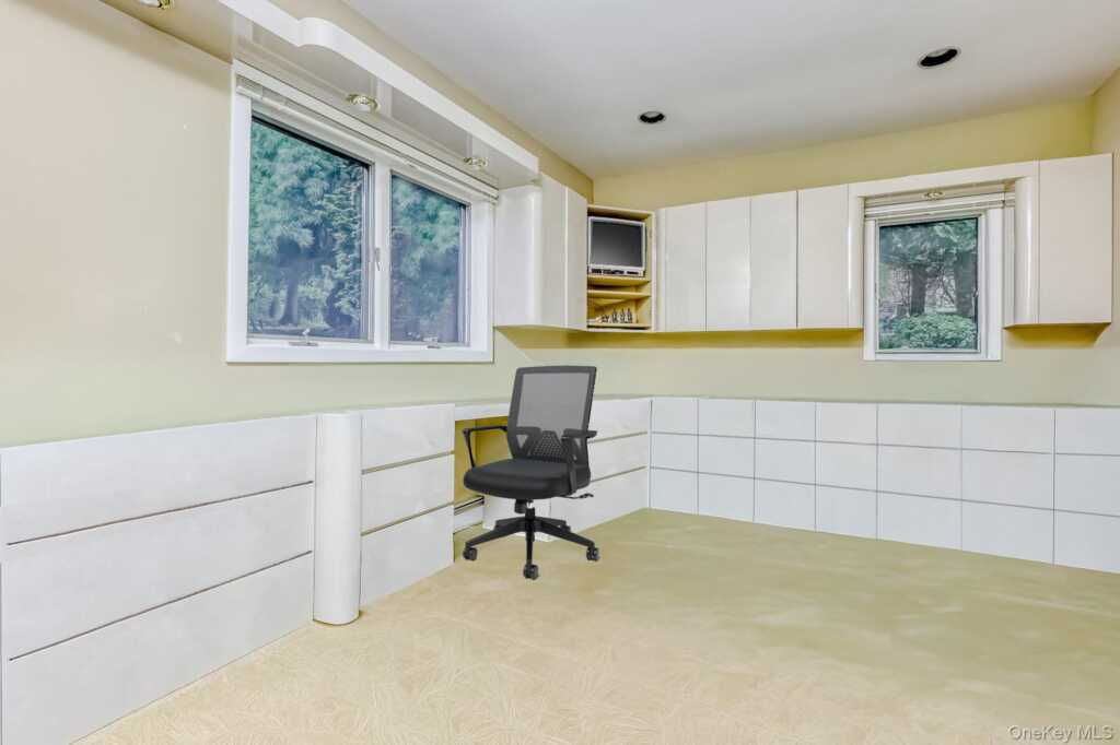 17 Snowdrop Drive, New City, NY 10956 - Photo 14 of 35