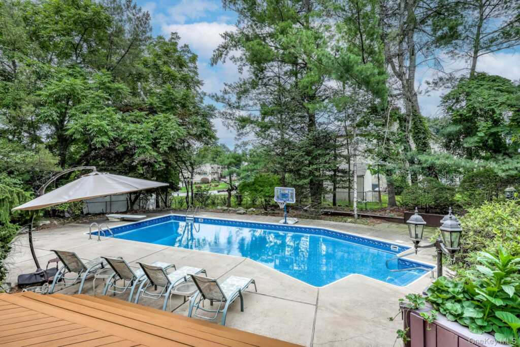 17 Snowdrop Drive, New City, NY 10956 - Photo 29 of 35