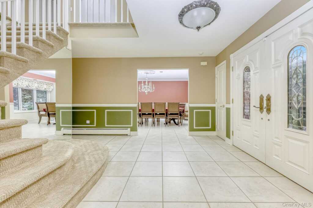17 Snowdrop Drive, New City, NY 10956 - Photo 4 of 35