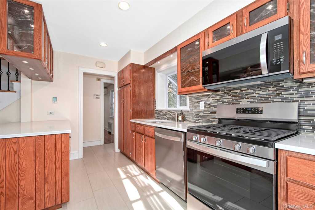 17 Haven Avenue, Rye, NY 10580 - Photo 11 of 34