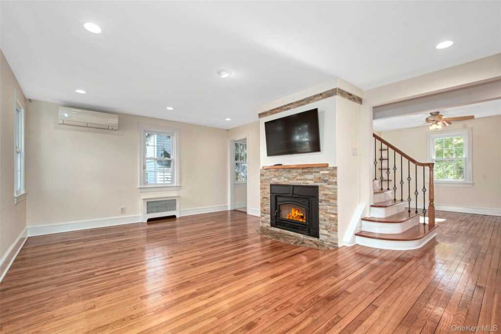17 Haven Avenue, Rye, NY 10580 - Photo 4 of 34