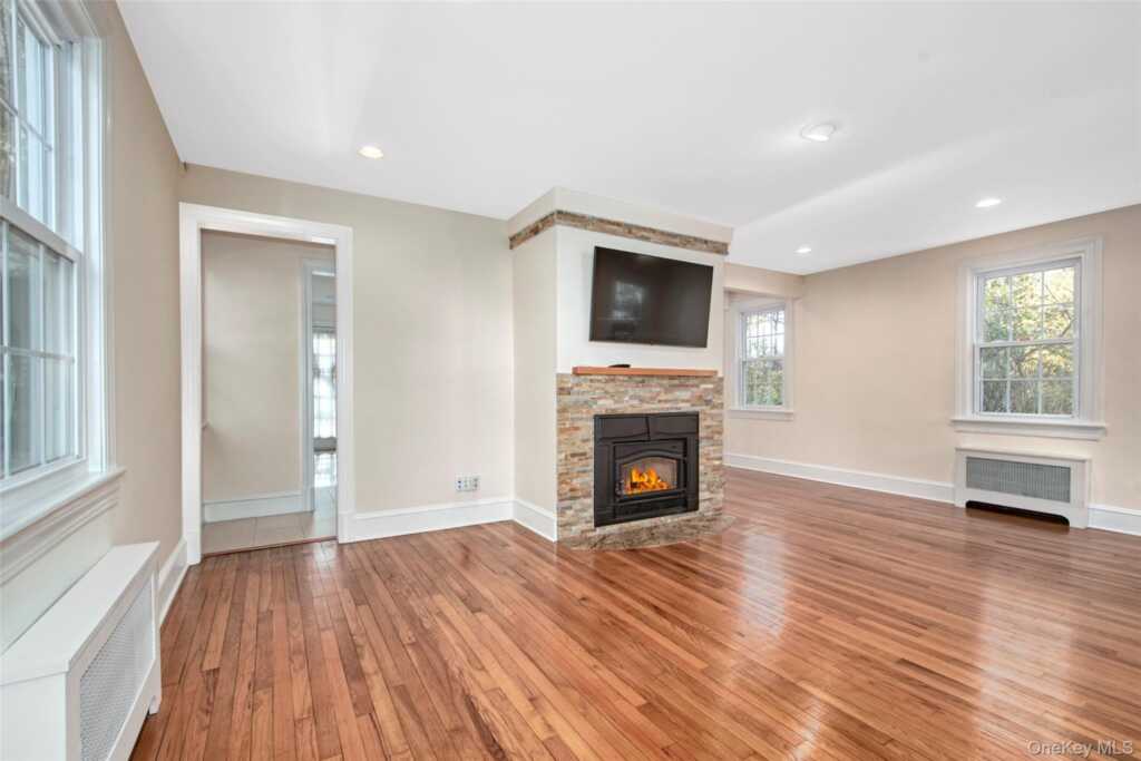 17 Haven Avenue, Rye, NY 10580 - Photo 5 of 34