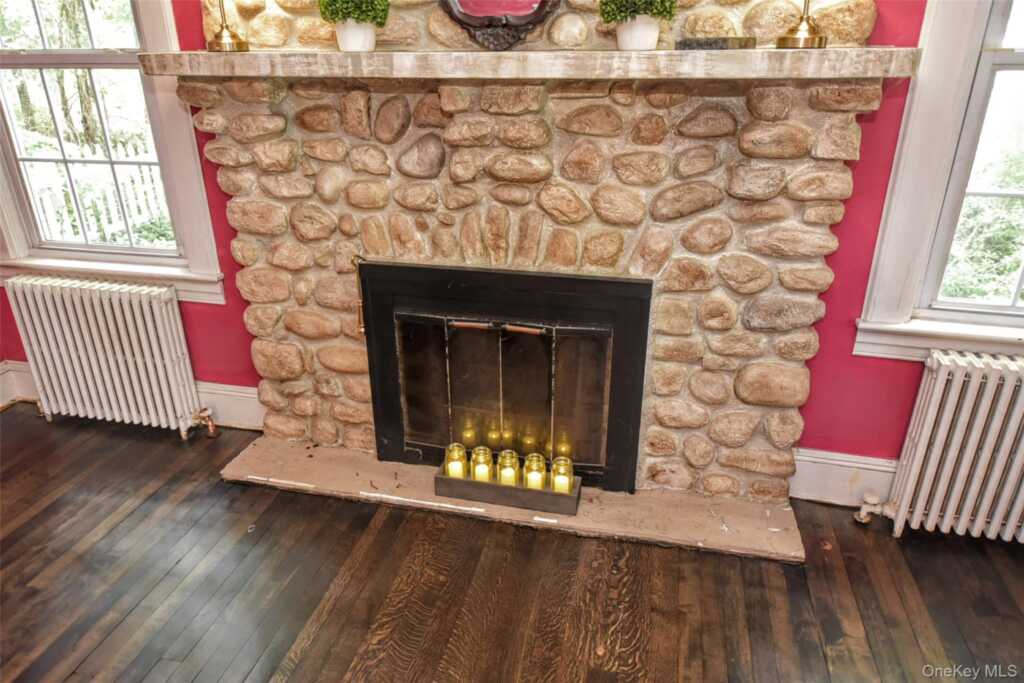127 Hunt Avenue, Pearl River, NY 10965 - Photo 12 of 36
