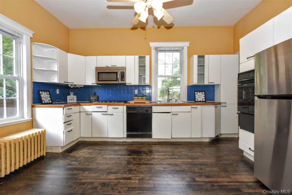 127 Hunt Avenue, Pearl River, NY 10965 - Photo 16 of 36
