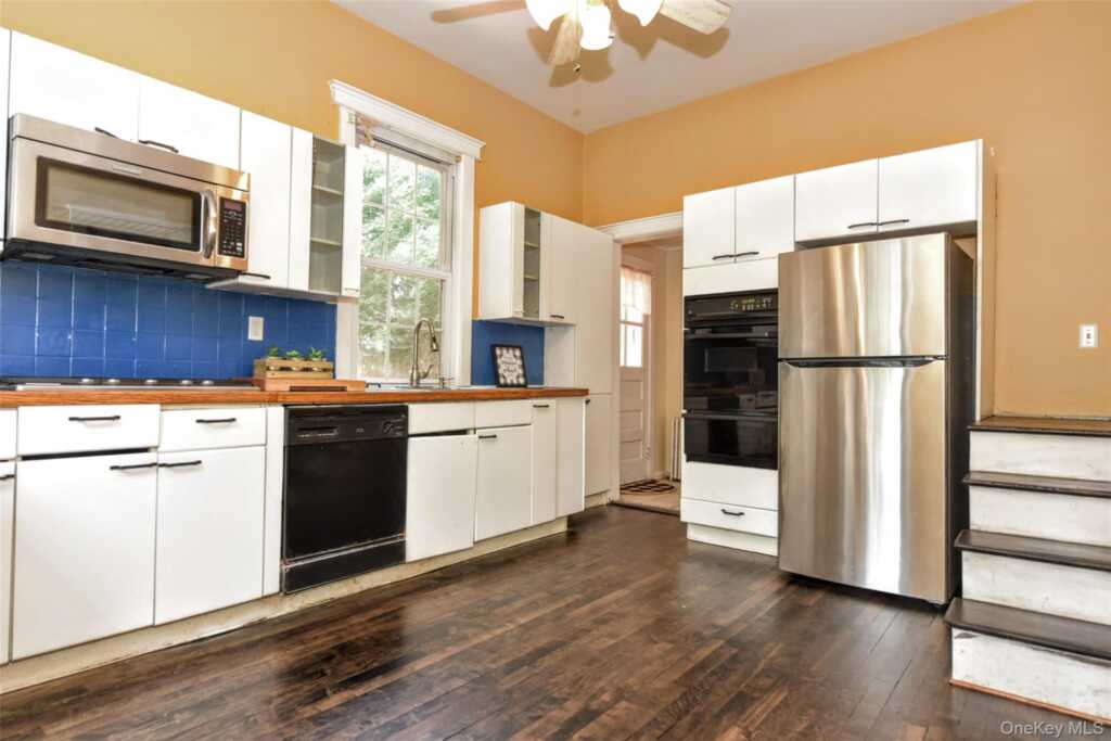 127 Hunt Avenue, Pearl River, NY 10965 - Photo 17 of 36