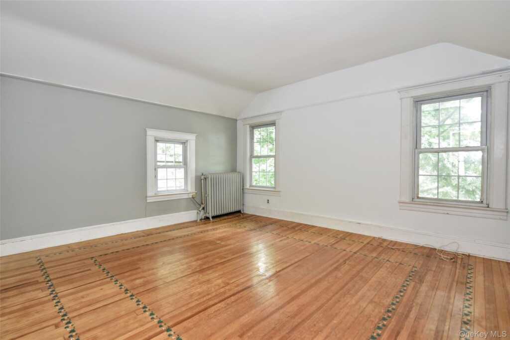 127 Hunt Avenue, Pearl River, NY 10965 - Photo 24 of 36