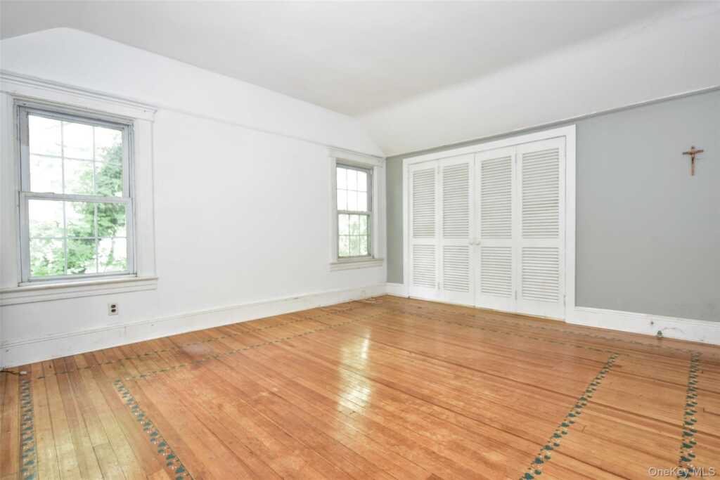 127 Hunt Avenue, Pearl River, NY 10965 - Photo 25 of 36