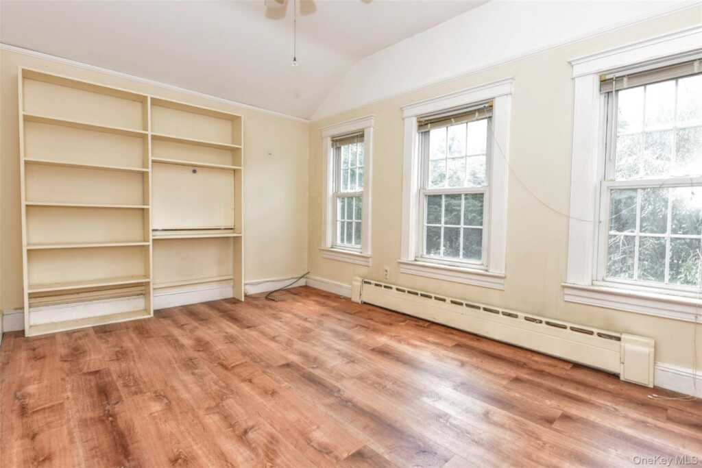 127 Hunt Avenue, Pearl River, NY 10965 - Photo 30 of 36