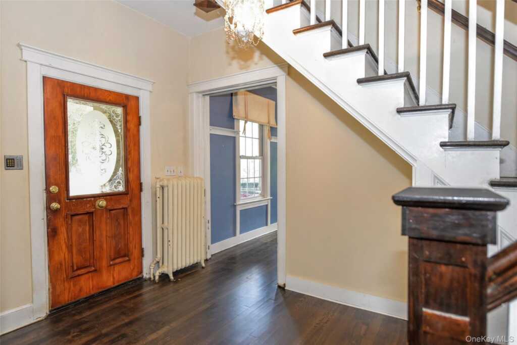 127 Hunt Avenue, Pearl River, NY 10965 - Photo 8 of 36