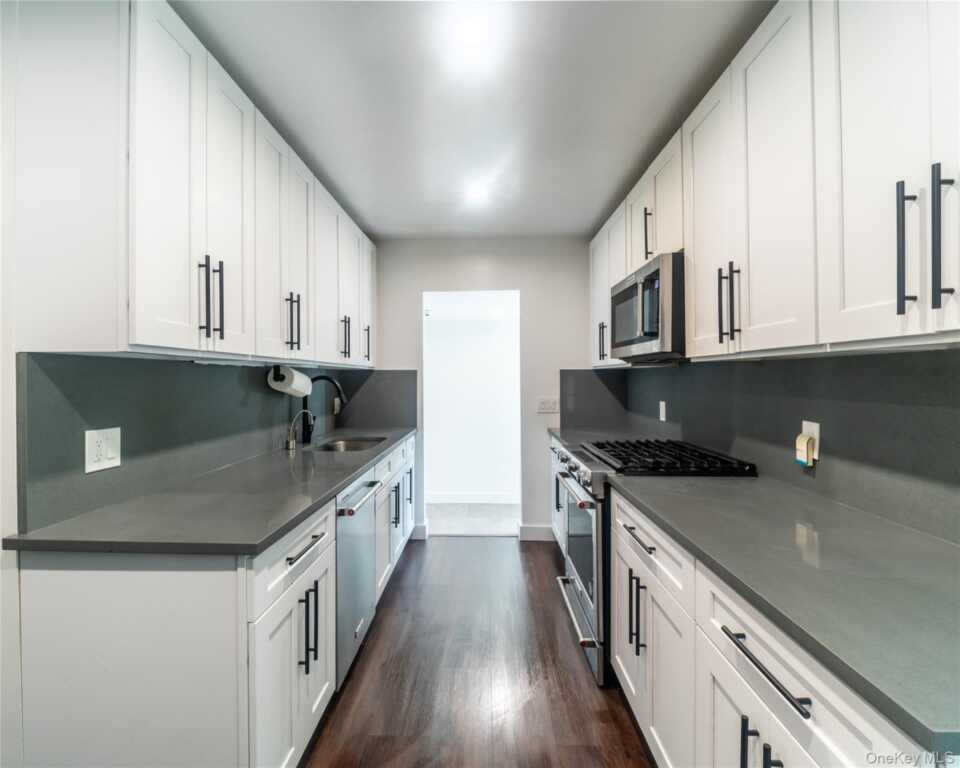 713 Westchester Avenue, Rye, NY 10573 - Photo 4 of 25