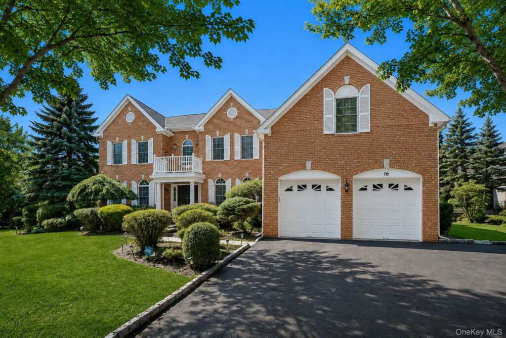 16 Eagle Court, White Plains, NY 10605 - Photo 2 of 49