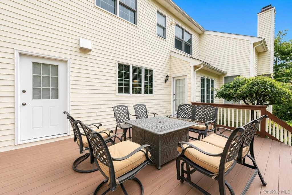 16 Eagle Court, White Plains, NY 10605 - Photo 40 of 49