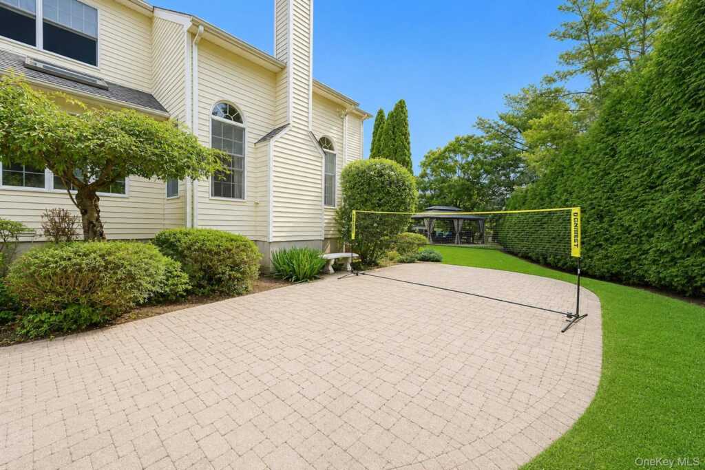 16 Eagle Court, White Plains, NY 10605 - Photo 42 of 49