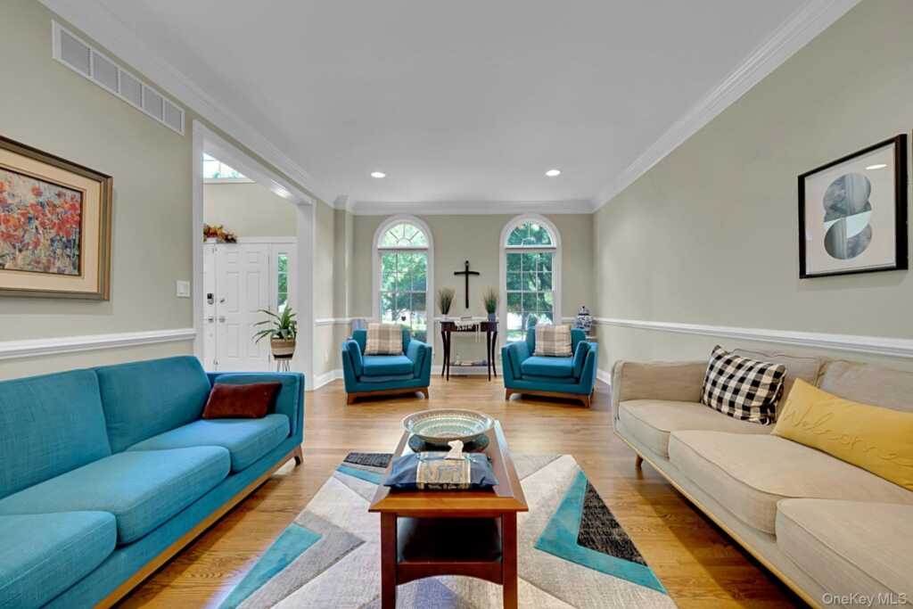 16 Eagle Court, White Plains, NY 10605 - Photo 7 of 49
