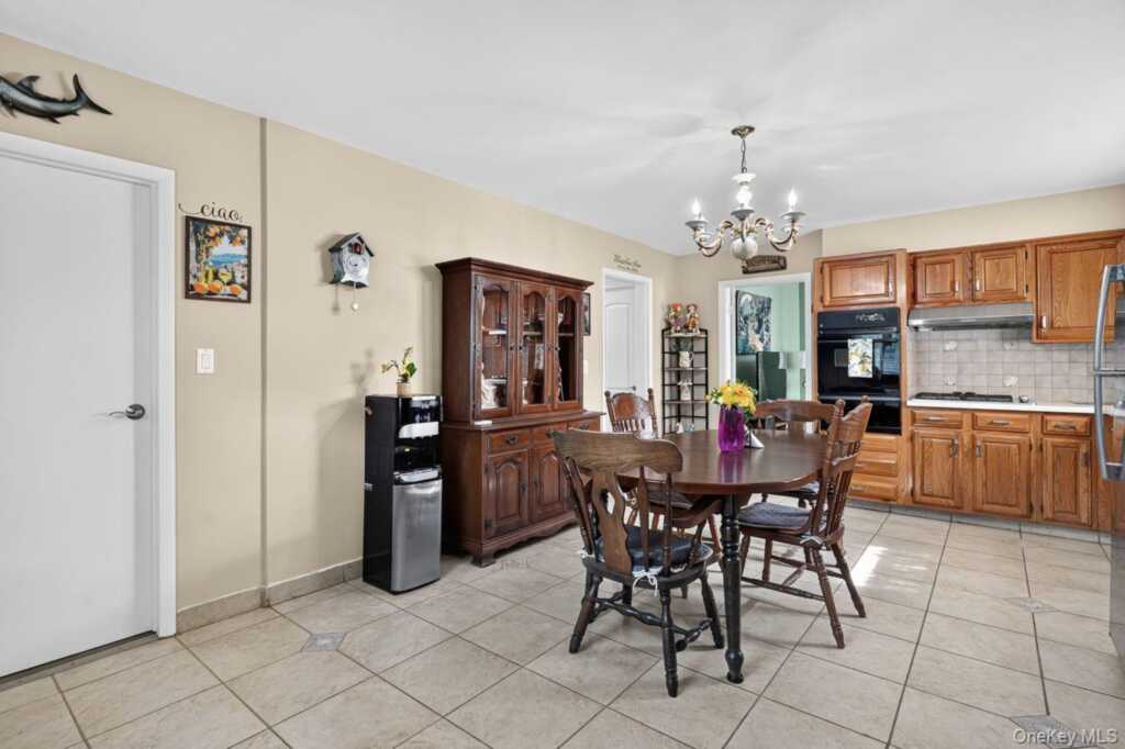 384 Irving Avenue, Rye, NY 10573 - Photo 12 of 30