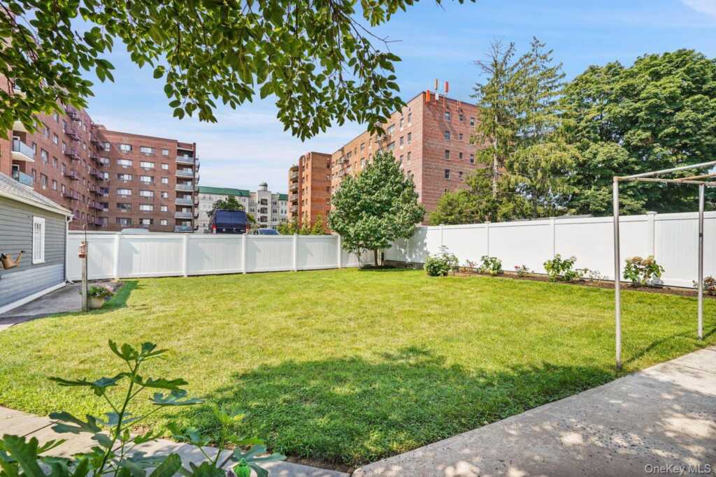 384 Irving Avenue, Rye, NY 10573 - Photo 19 of 30
