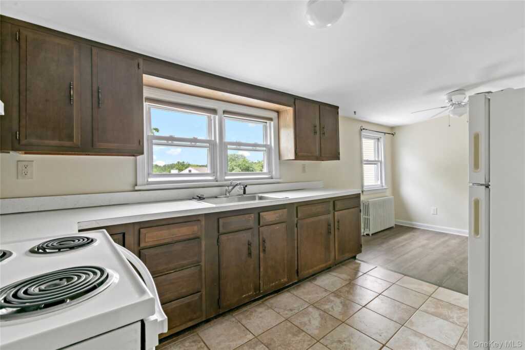12 Westview Avenue, Rye, NY 10573 - Photo 10 of 31