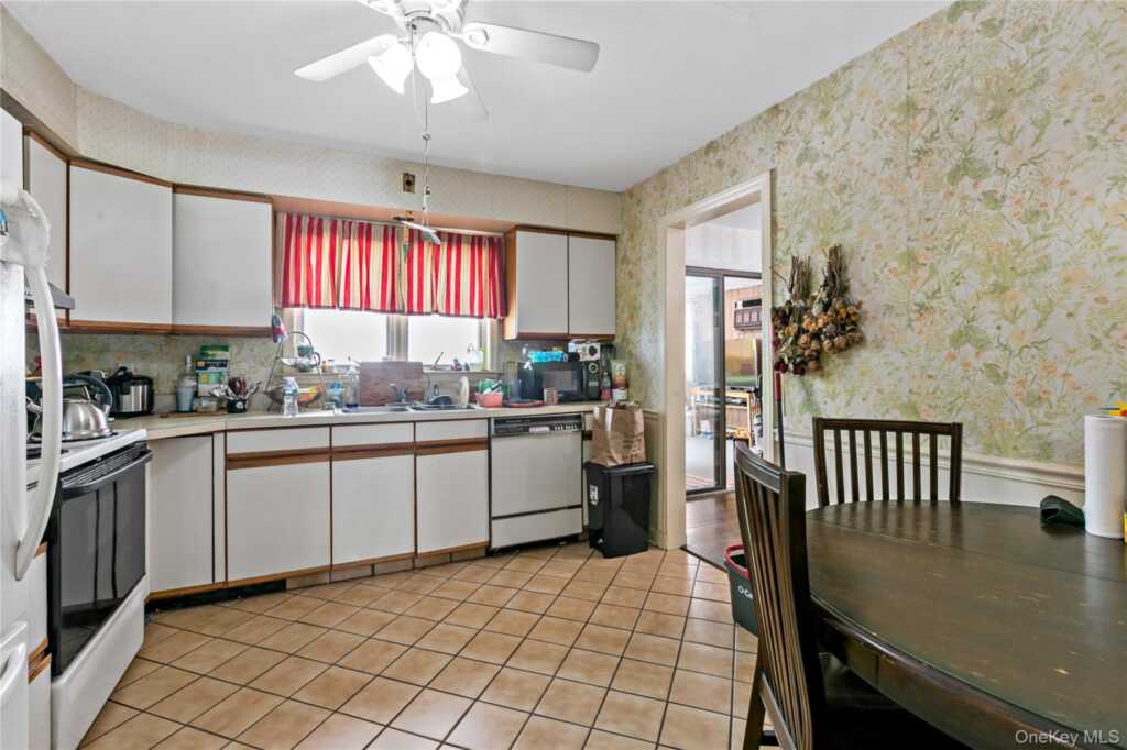 12 Westview Avenue, Rye, NY 10573 - Photo 19 of 31