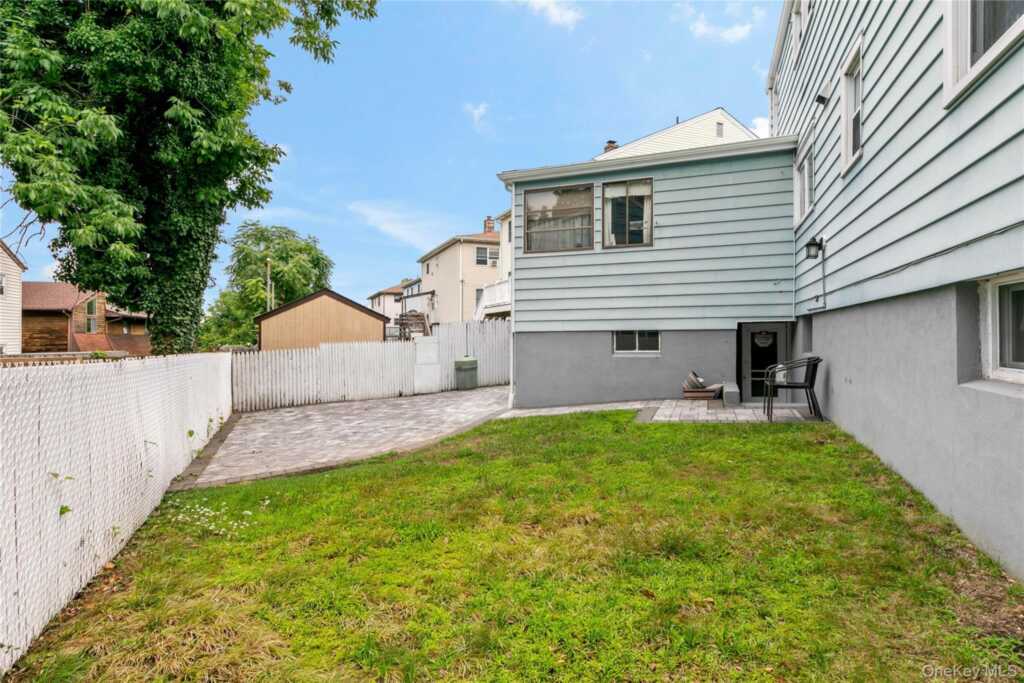 12 Westview Avenue, Rye, NY 10573 - Photo 3 of 31