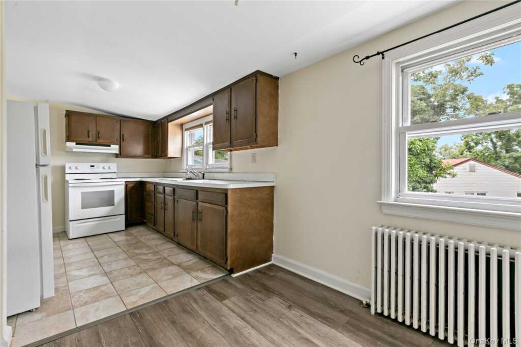 12 Westview Avenue, Rye, NY 10573 - Photo 8 of 31