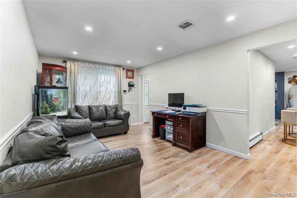 18 Valley Drive, Nanuet, NY 10954 - Photo 13 of 34