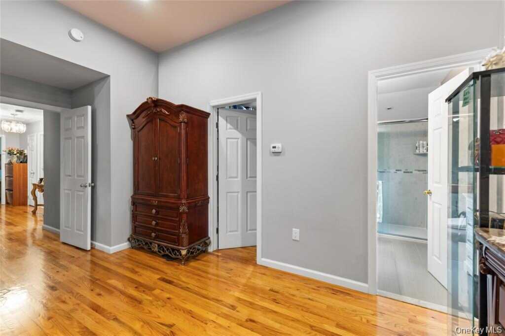 18 Valley Drive, Nanuet, NY 10954 - Photo 25 of 34