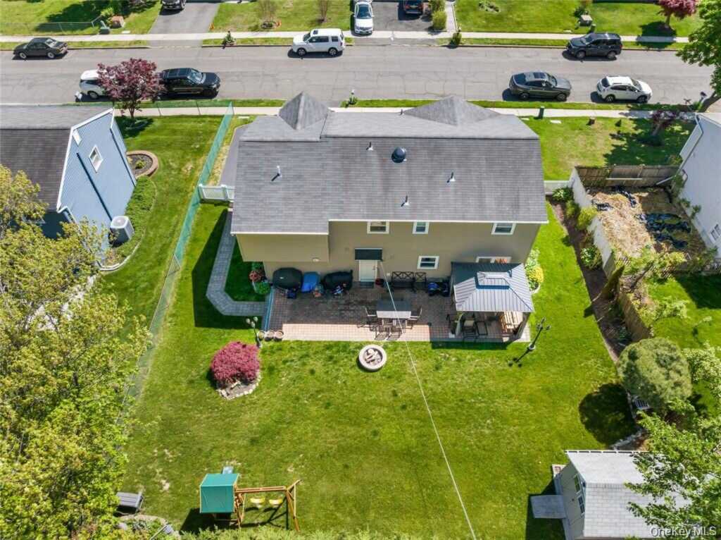 18 Valley Drive, Nanuet, NY 10954 - Photo 4 of 34