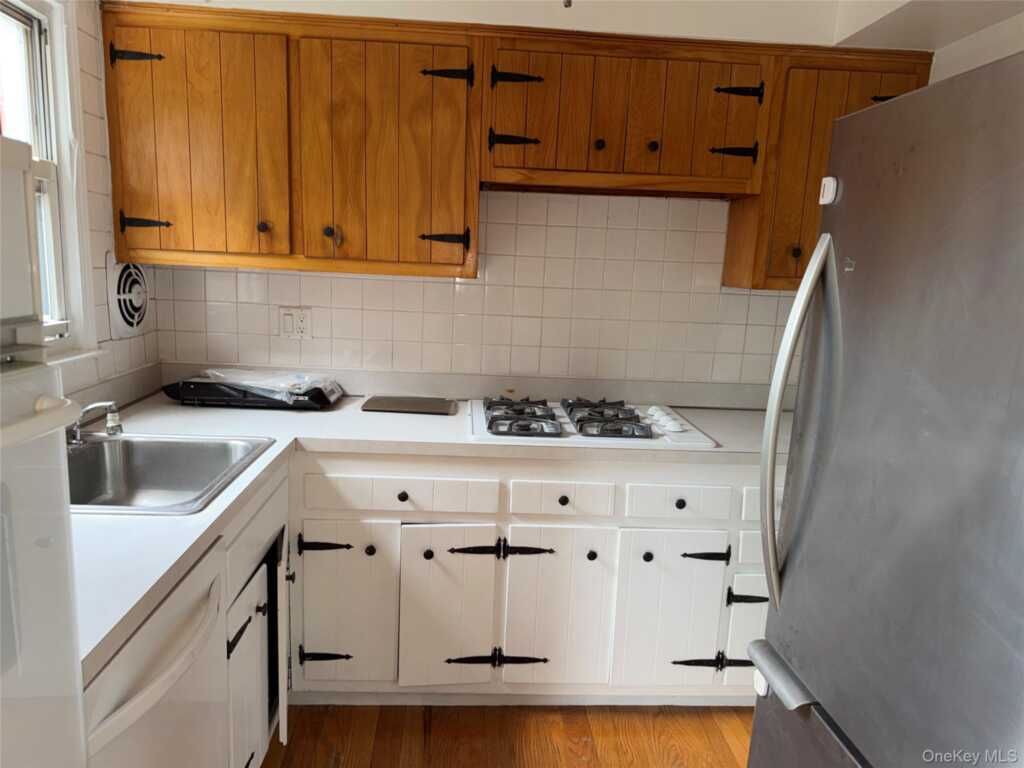 27 Bon Aire Circle, Unit #8301, Suffern, NY 10901 - Photo 6 of 19