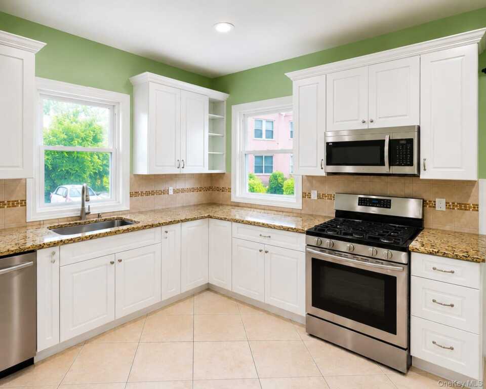 29 The Boulevard, New Rochelle, NY 10801 - Photo 10 of 24