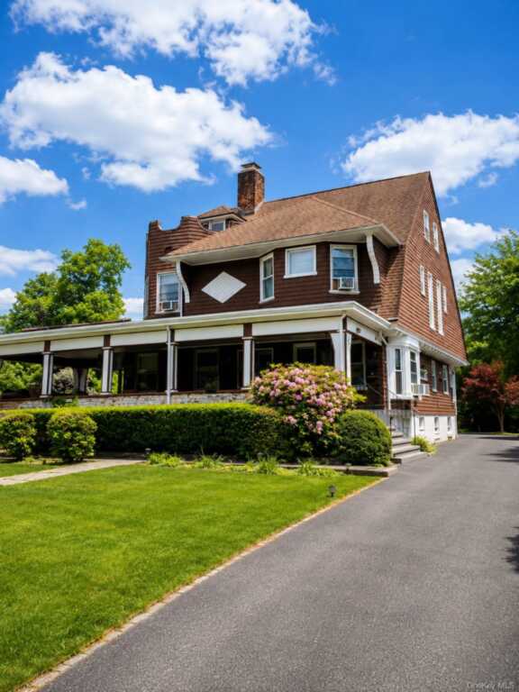 29 The Boulevard, New Rochelle, NY 10801 - Photo 2 of 24