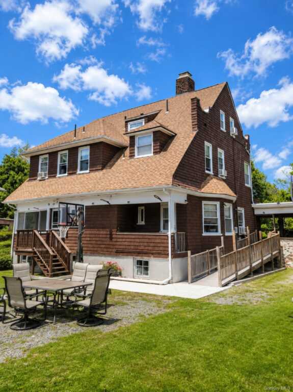 29 The Boulevard, New Rochelle, NY 10801 - Photo 3 of 24