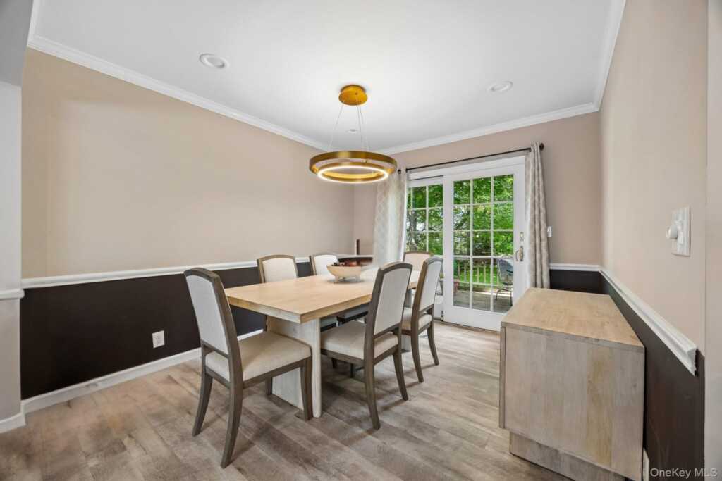 4 Holly Lane, Rye, NY 10573 - Photo 13 of 34