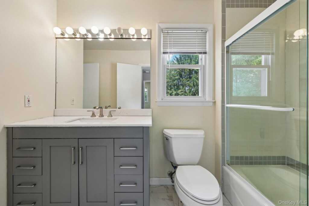 4 Holly Lane, Rye, NY 10573 - Photo 23 of 34