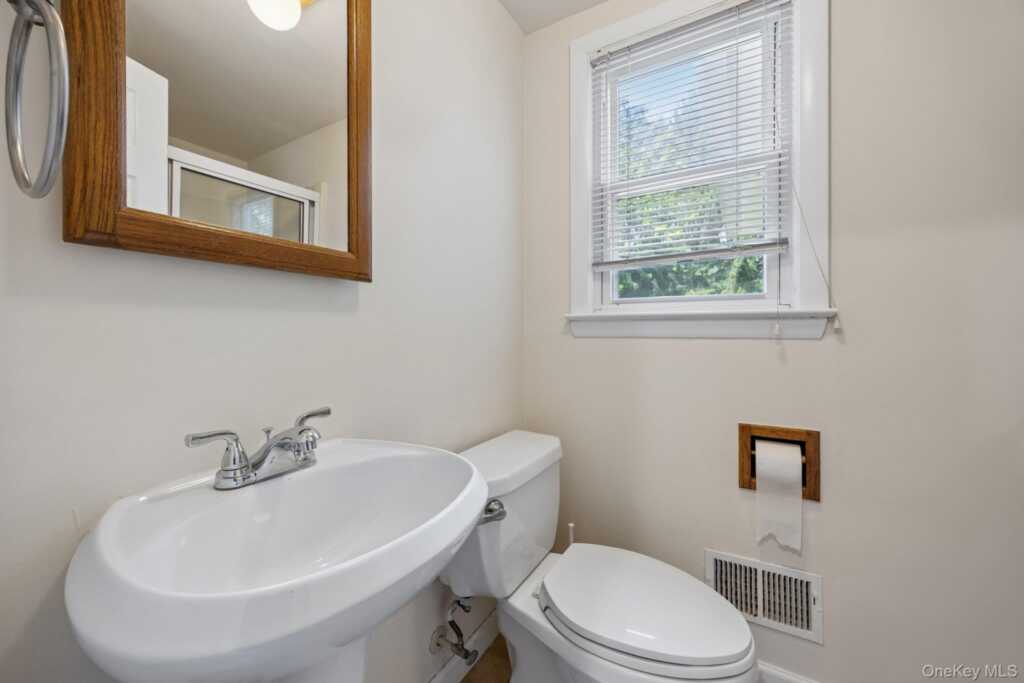 4 Holly Lane, Rye, NY 10573 - Photo 27 of 34