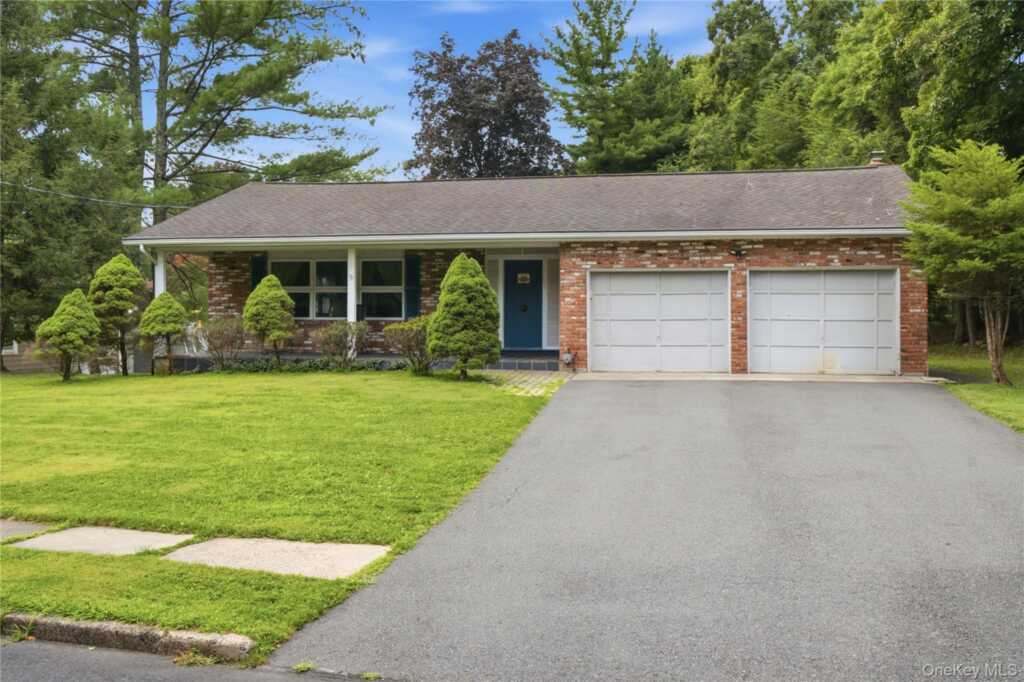 17 Little Brook Lane, New City, NY 10956