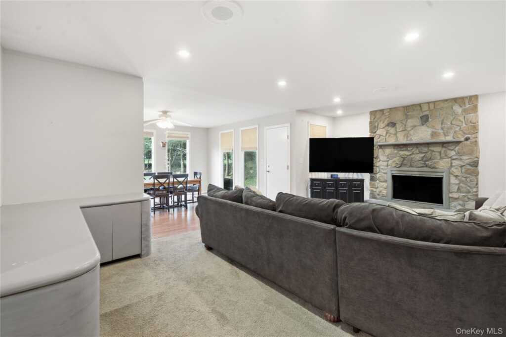 17 Little Brook Lane, New City, NY 10956 - Photo 12 of 41