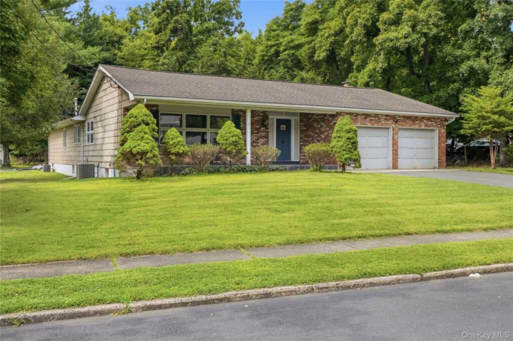 17 Little Brook Lane, New City, NY 10956 - Photo 3 of 41