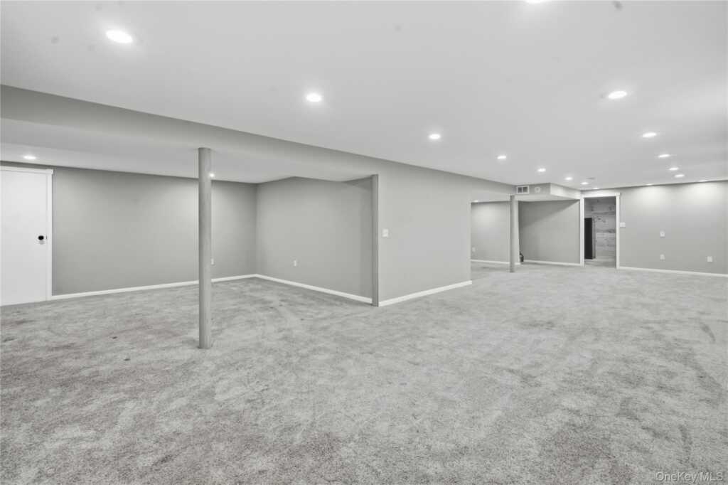 17 Little Brook Lane, New City, NY 10956 - Photo 33 of 41