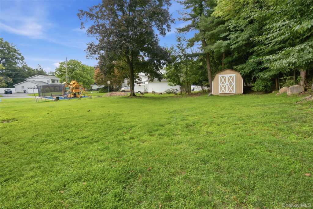 17 Little Brook Lane, New City, NY 10956 - Photo 36 of 41