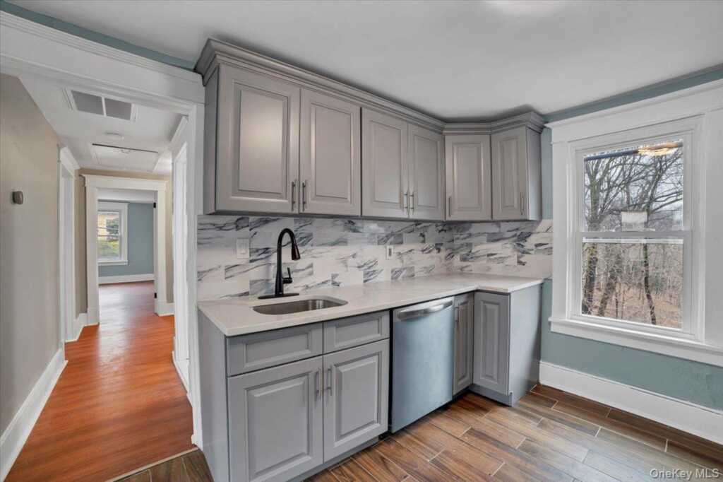 143 Chatterton Parkway, Unit #2nd floor, White Plains, NY 10606 - Photo 6 of 16