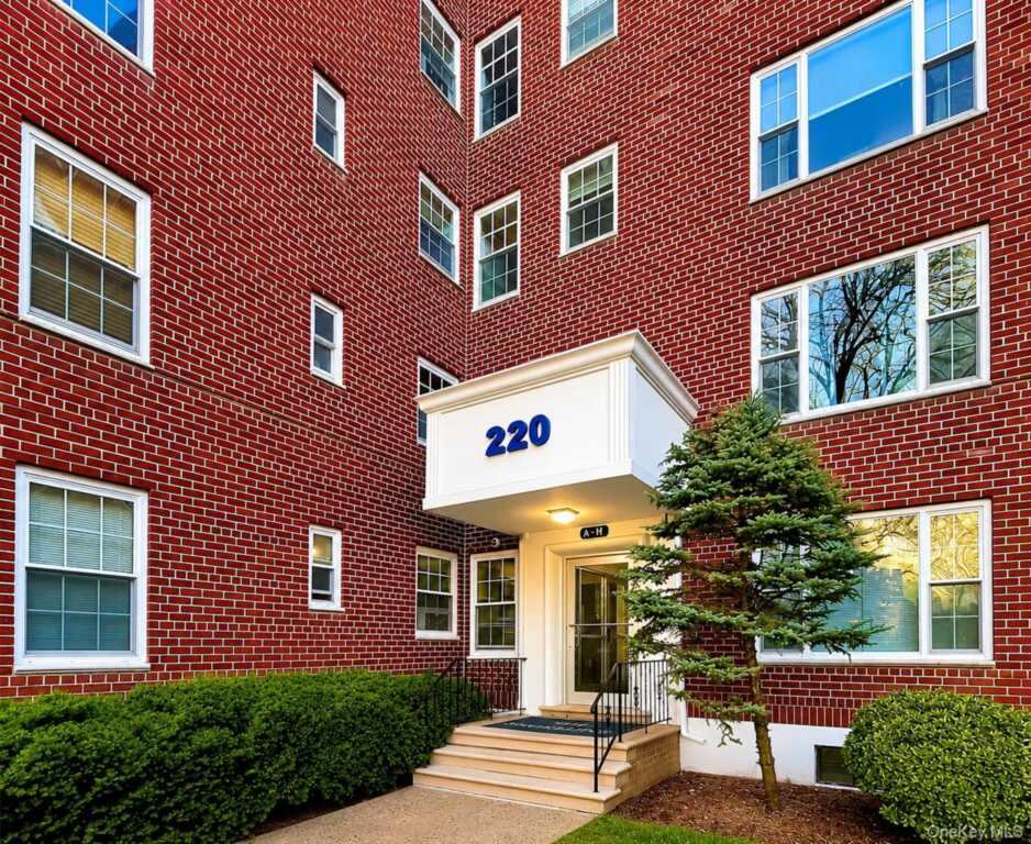 220 Pelham Road, Unit #2H, New Rochelle, NY 10805