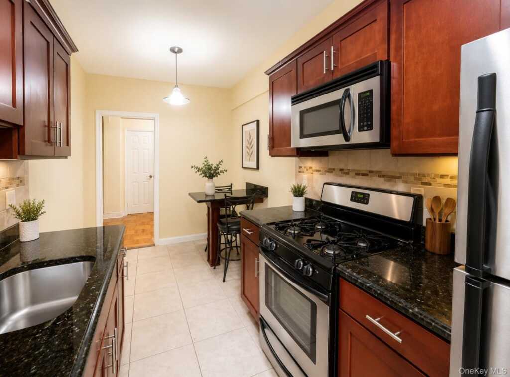 220 Pelham Road, Unit #2H, New Rochelle, NY 10805 - Photo 4 of 10