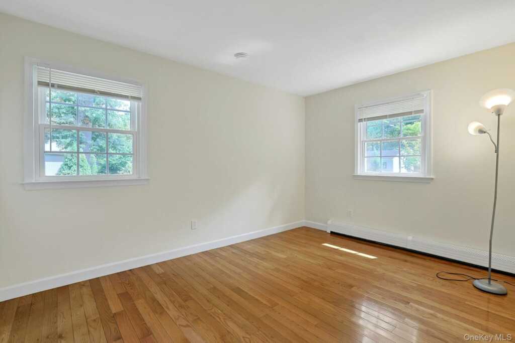 4 Flower Lane, Valley Cottage, NY 10989 - Photo 23 of 43