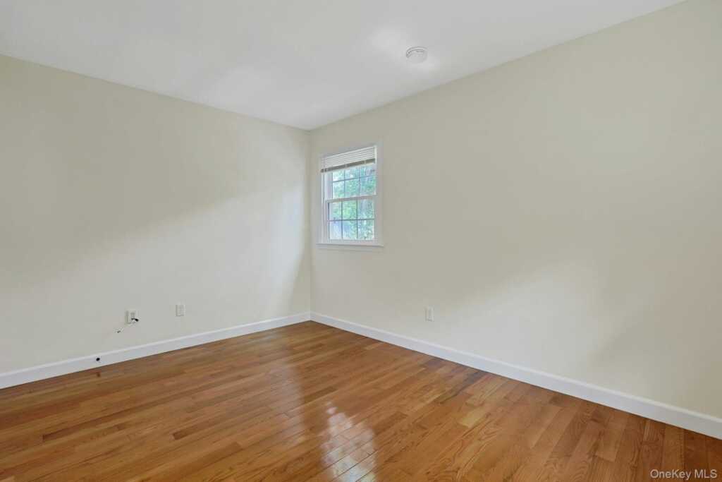 4 Flower Lane, Valley Cottage, NY 10989 - Photo 25 of 43