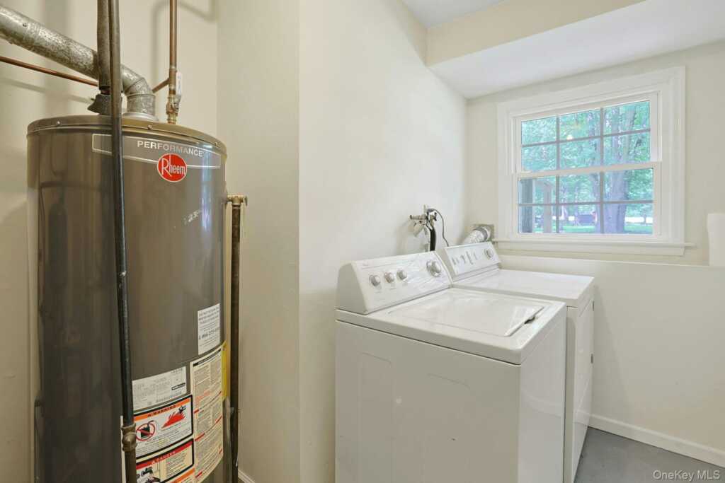4 Flower Lane, Valley Cottage, NY 10989 - Photo 34 of 43