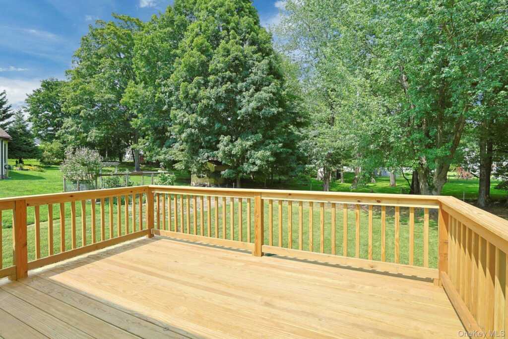 4 Flower Lane, Valley Cottage, NY 10989 - Photo 36 of 43