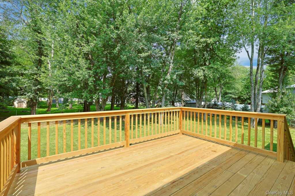 4 Flower Lane, Valley Cottage, NY 10989 - Photo 38 of 43