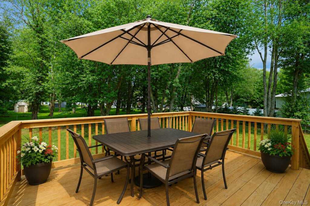 4 Flower Lane, Valley Cottage, NY 10989 - Photo 39 of 43