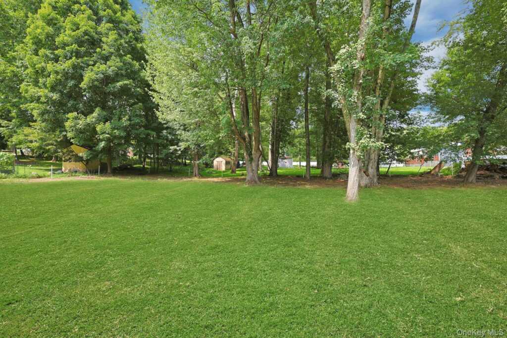 4 Flower Lane, Valley Cottage, NY 10989 - Photo 40 of 43